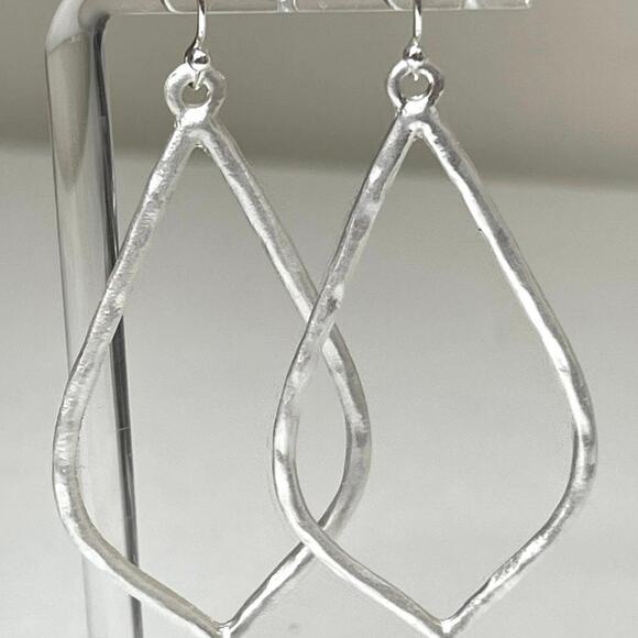 Earrings 2" Open Frame Dangle Drop Brushed Silver Hammered Molten Metal S21 - Picture 1 of 3